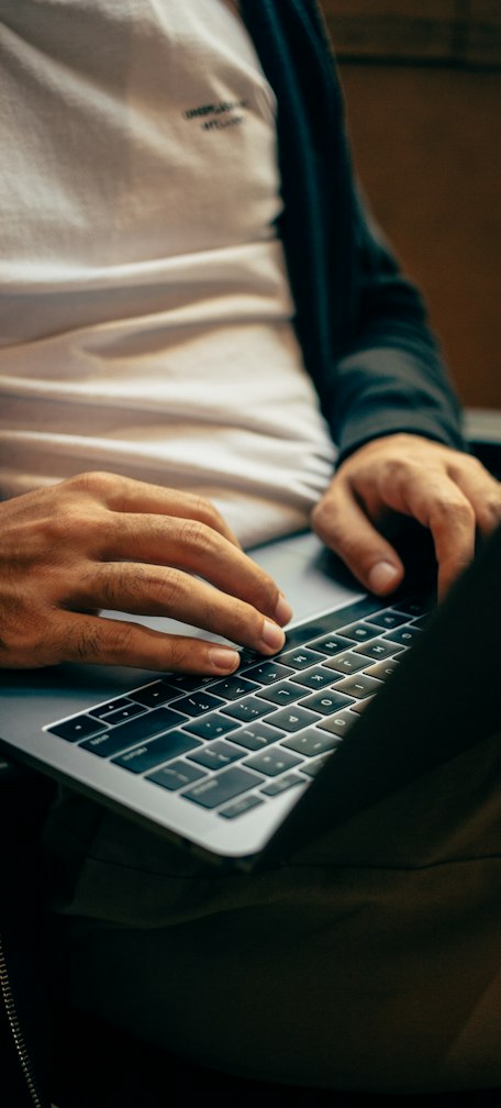 person using MacBok