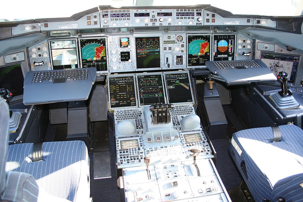 Das Glascockpit eines Airbus A380